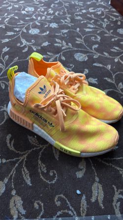 Mn 10.5 Adidas NMD_R1 sneakers