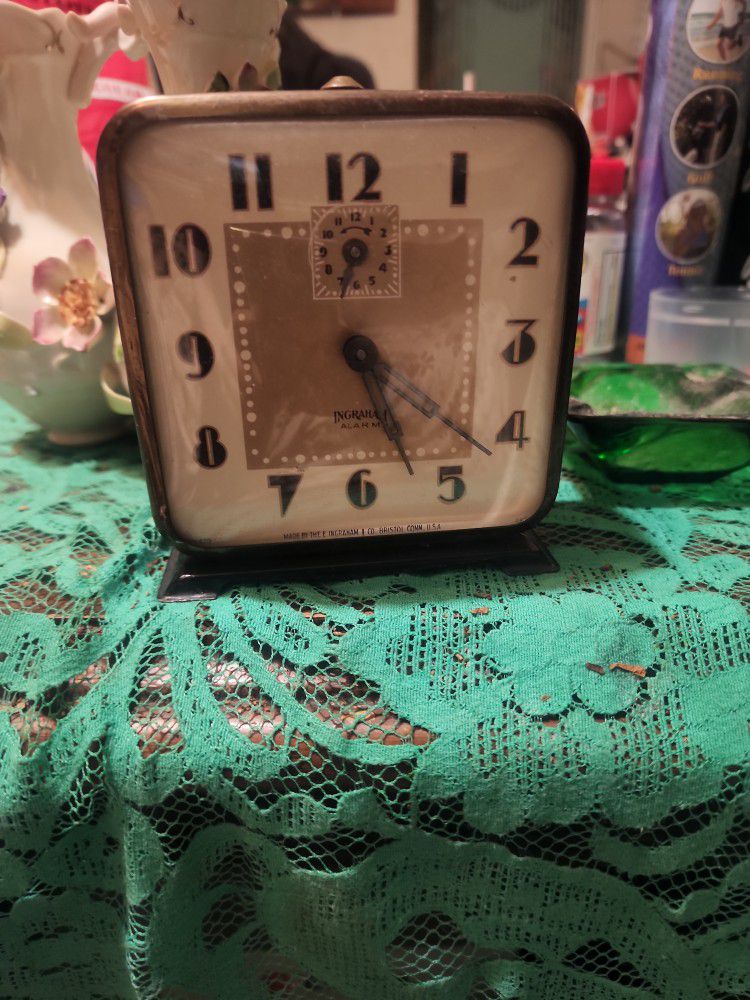 Vintage 1950s Alarm Clock