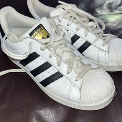 Adidas Shoe/ Like New
