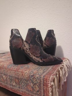 Vince Camuto Gigietta snakeskin print leather booties