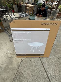 Round dining table new