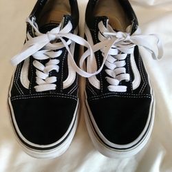 Vans Old Skool Black And White Skate Shoes 721728 Lace Up Low Tops Mens 7. Excellent condition! 