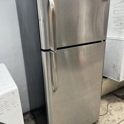 FRIGIDAIRE 30” STAINLESS TOP FREEZER REFRIGERATOR 