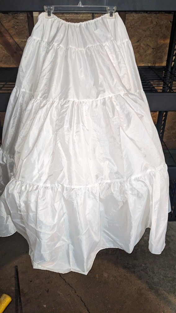 Crinolina / Crinoline