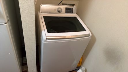 Washer dryer set