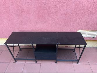 Low Tv stand