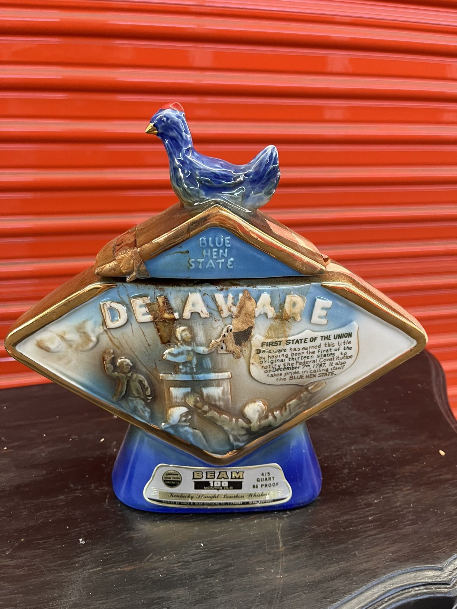 DELAWARE THE BLUE HEN STATE 1972 JIM BEAM REGAL CHINA DECANTER BOTTLE EMPTY