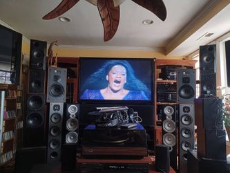 KEF 303.3 BOOKSHELF SPEAKERS $600 FINAL PRICE READ DESCRIPTION AND SEE ALL PICTURES