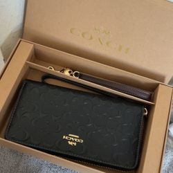 Authentic Coach Wallet 