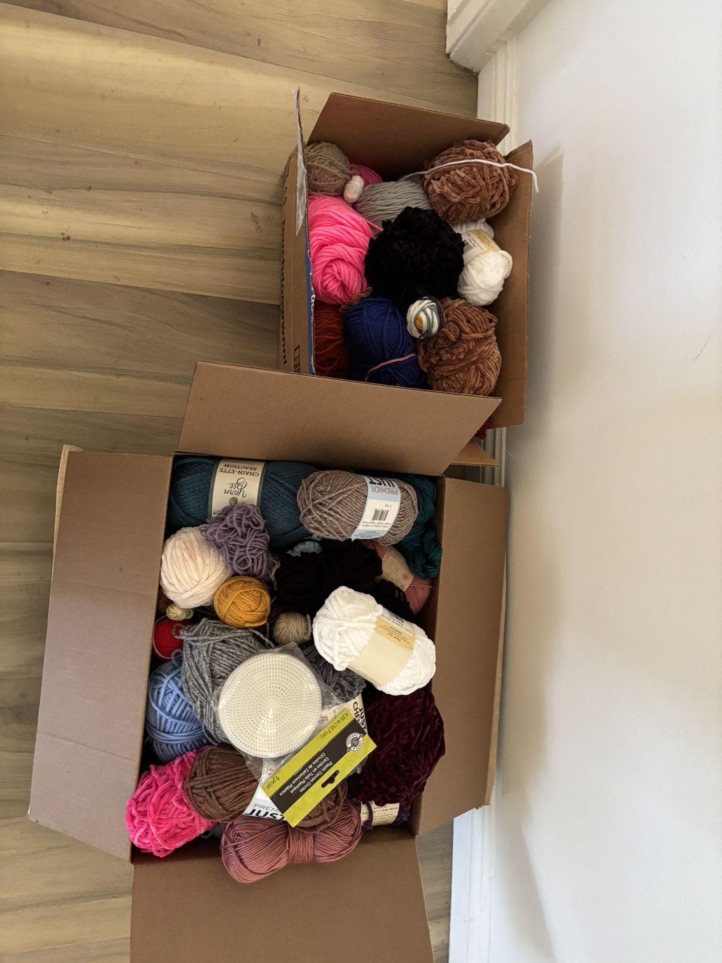 YARN IN A BIG BOX