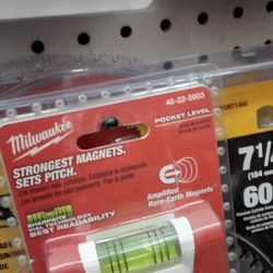 MILWAUKEE POCKET LEVEL