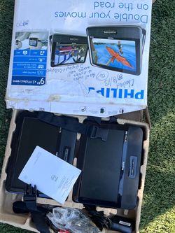 Philips PD9012/37 dual-screen portable DVD player