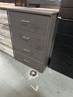 4-Drawer Chest Dresser Gray Wood Grain