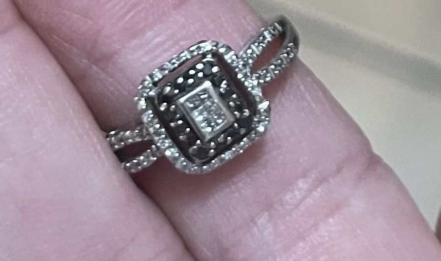 Kay Jewelers 10wg White Gold Diamond Ring