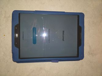 Samsung Galaxy Tab A 9.7" (SM-T550) 16GB - Great Condition with Extras!