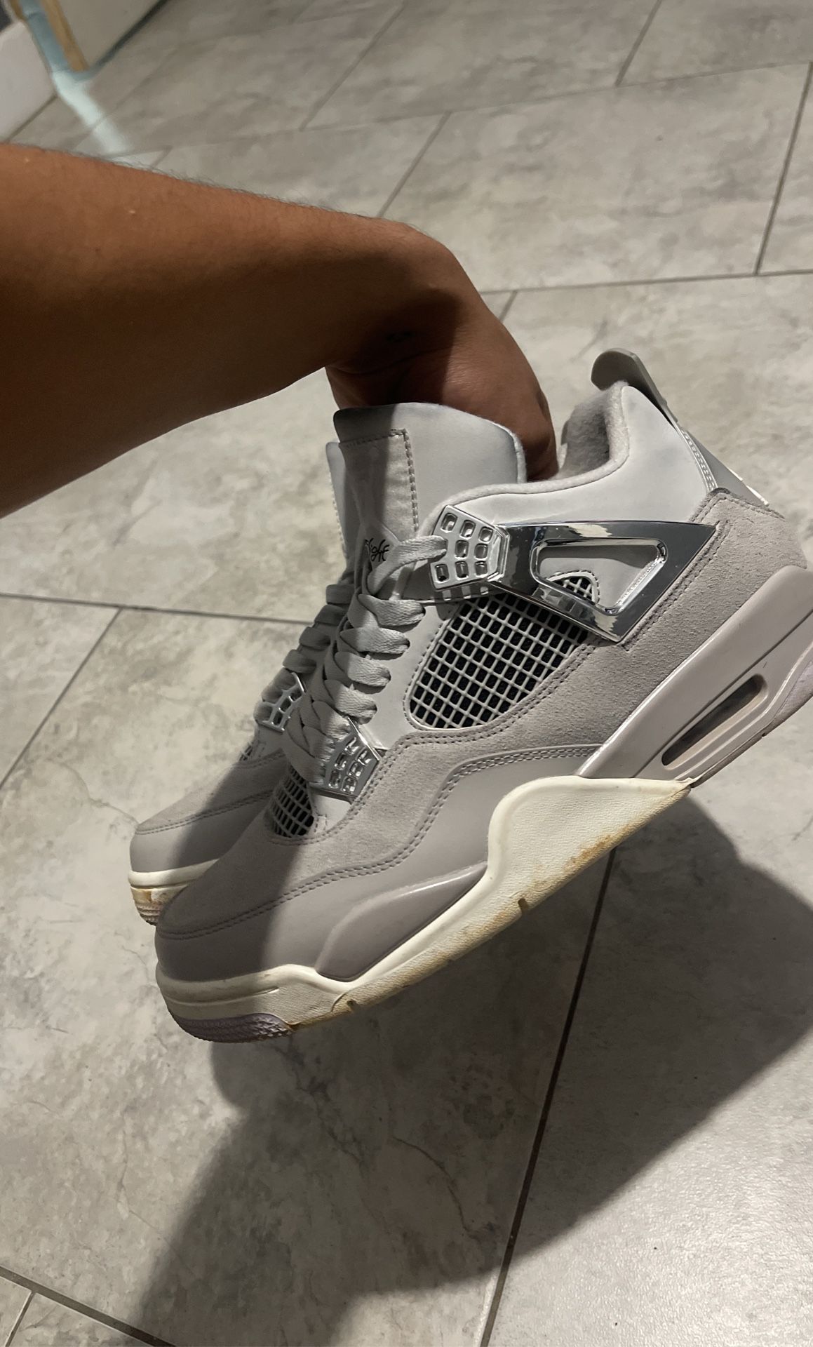 Jodans 4s Metallic 9.5 US