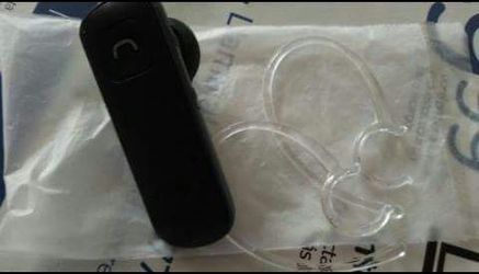 Blutoooth earpiece