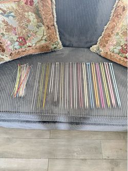 Knitting 🧶 needles 🪡 mixed size single point double point metal plastic wood vintage asking $25