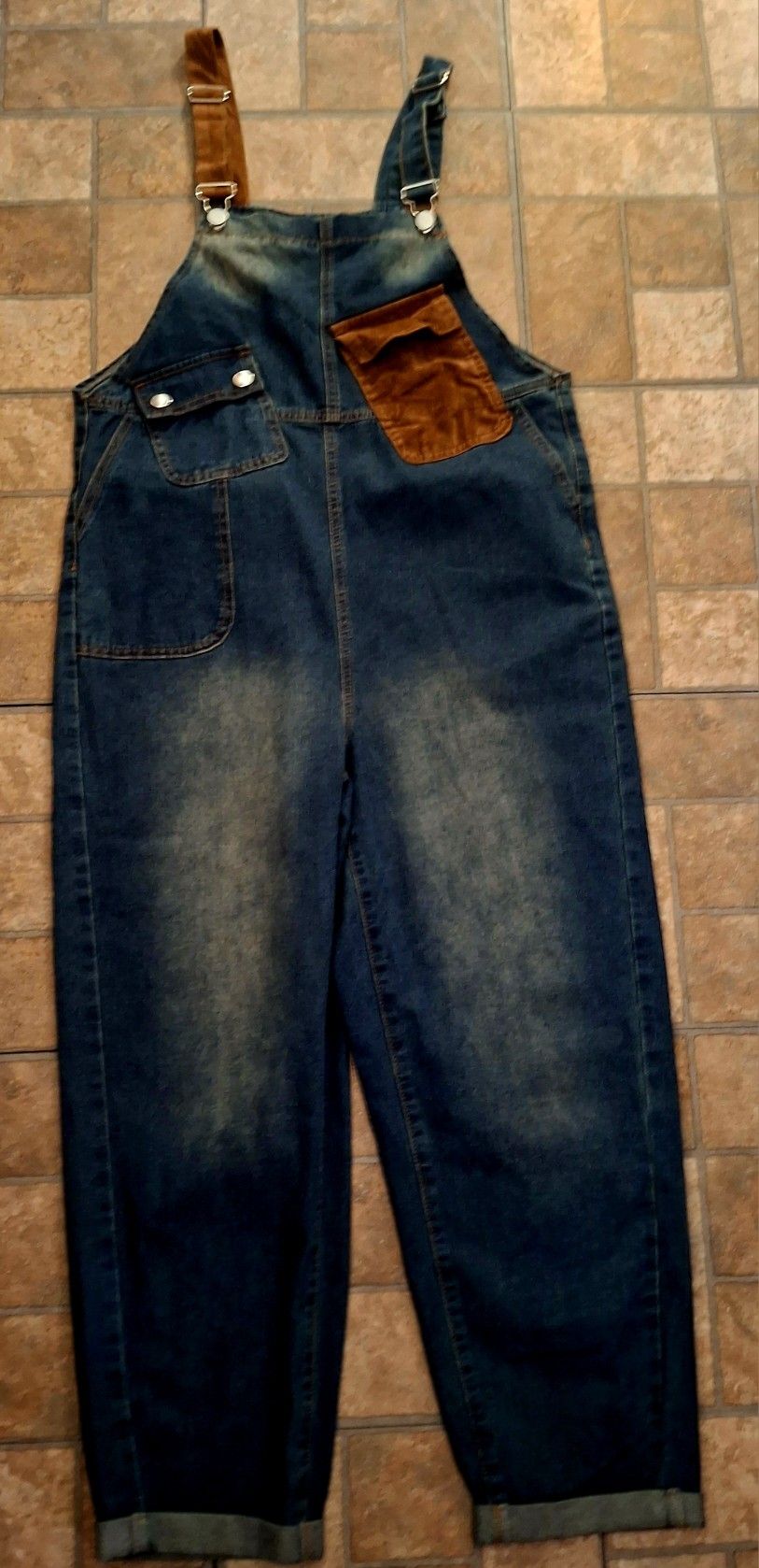 LADIE'S CUTE JUMPSUIT/SIZE L