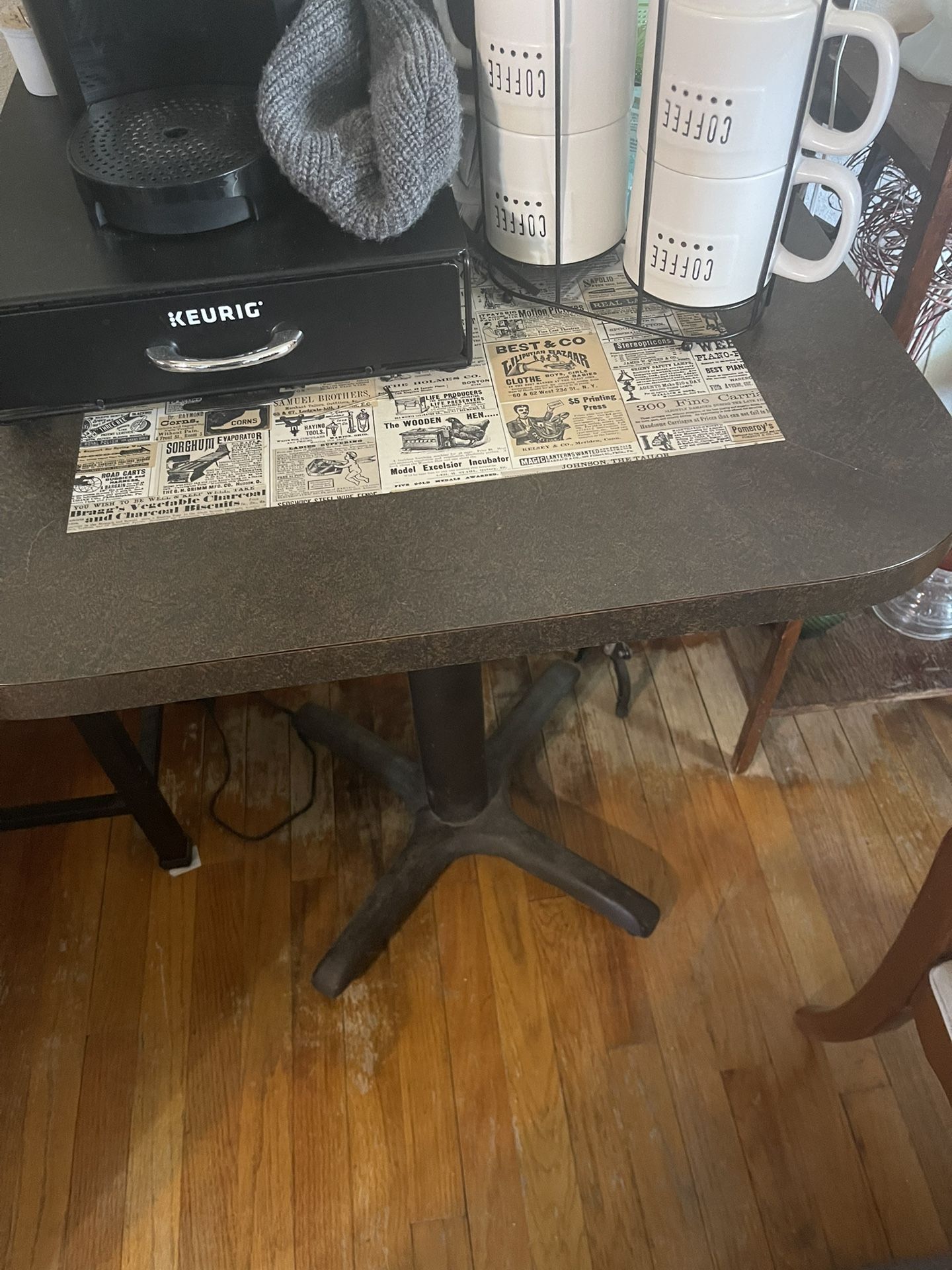 Wendy’s Original Vintage Restaurant Table RARE