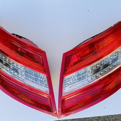 Tail Light LED, Left ang Right Mercedes Benz  O8-11C300; C250;C350;C63 AMG;C204 C Class.