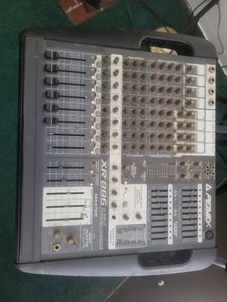 Peavy XR886 16 Channel  600 watt Mixing Board And 2 Peavey Monitors