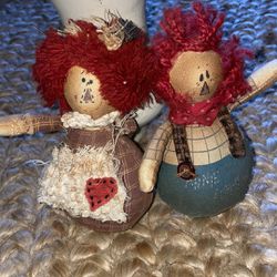 Miniature rag dolls raggedy Ann and Andy knick knacks chachees bean bags decor