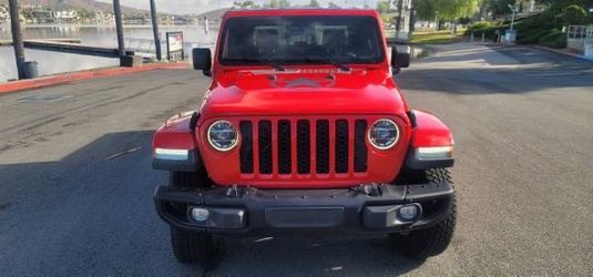 2021 Jeep Gladiator 4x4 Freedom 4dr Crew Cab 5.0 ft. SB,