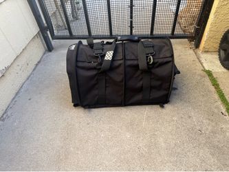 PET. Cage.   $20.
