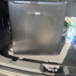 Sunbeam 1.7 cu ft Mini Refrigerator, Black (Mini Fridge Compact Single Door)