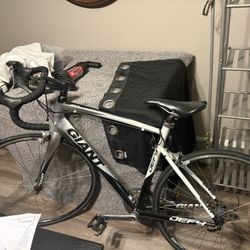 Used 10 Speed Men / Women’s Giantdefy Advanced 2  Street Bike