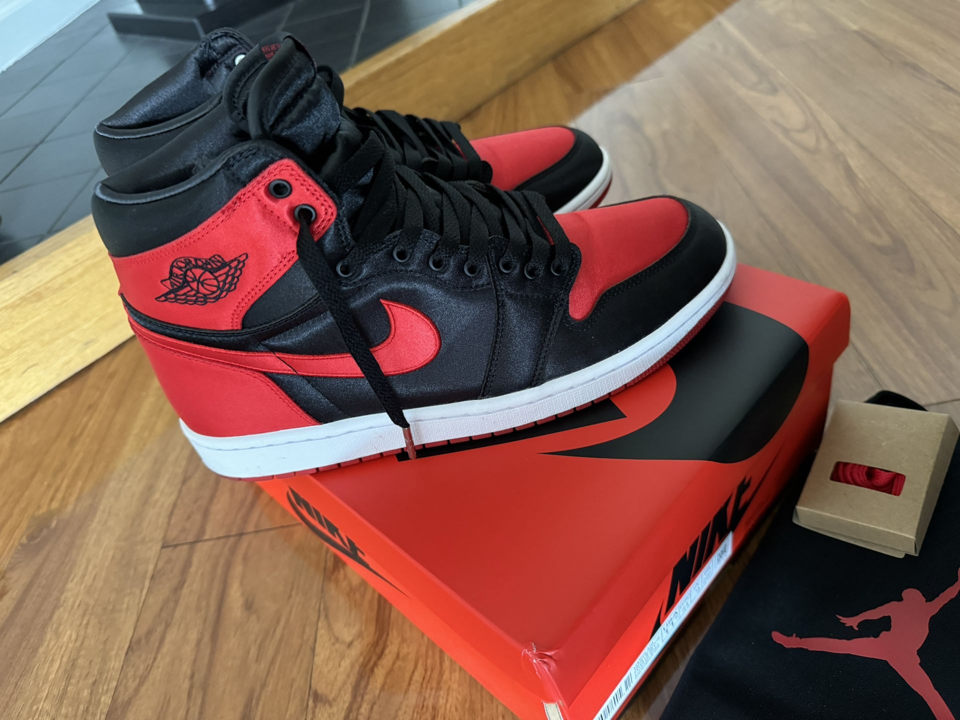 Jordan 1 Satin Bred Worn Once Size 10 Men No Trades Price Firm