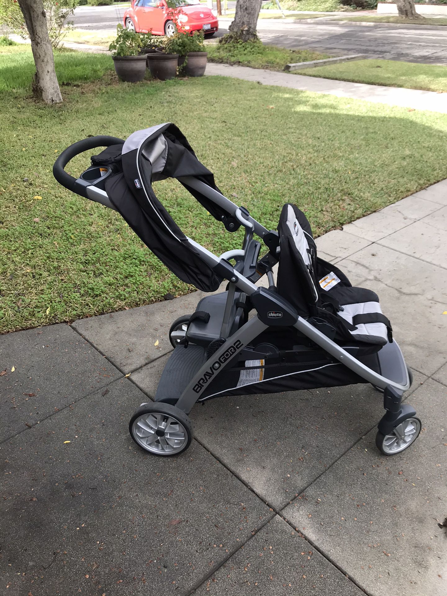 Chicco Bravo for 2 Stroller- Infant Car seat PLUS the base!!! Great condition!!!