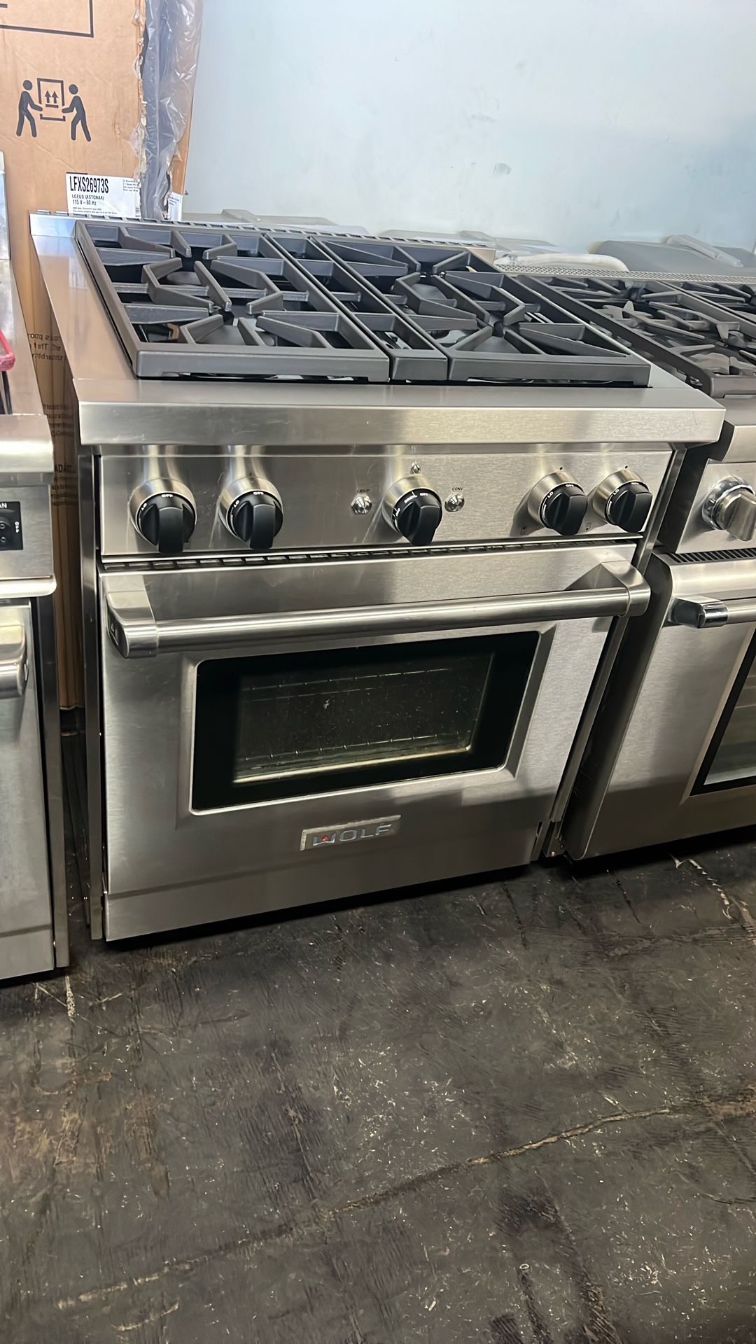 Wolf 30”Wide Gas Range Stove In Stainless Steel 4Burners