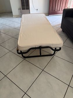 Foldable twin bed