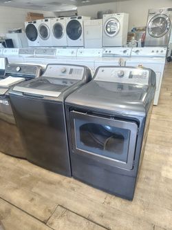 GE top load washer gas dryer In Excellent Working Condition
