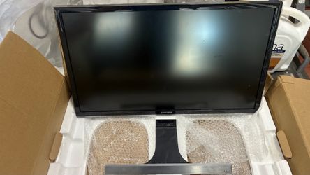 Samsung 28" 4K UHD Gaming Monitor - NEW Open Box!