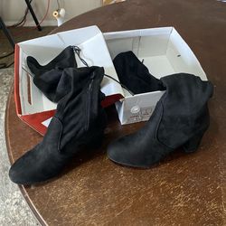 Ladies shoe size 9