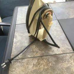 Black&Decker Automatic Shut-Off Adjustable Steam Iron