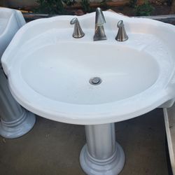 Pdestal Sink With Faucet
