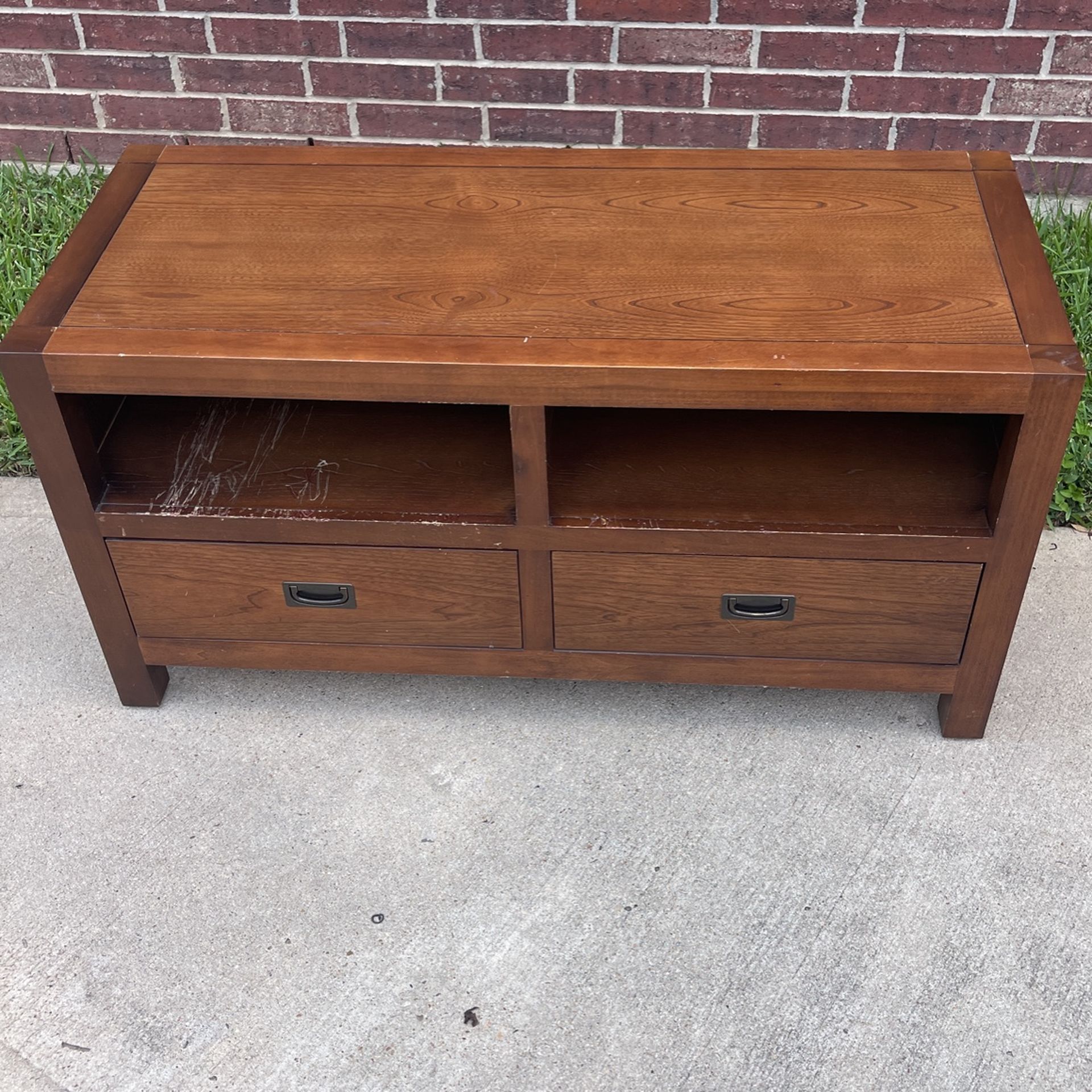 Entertainment Center/TV stand