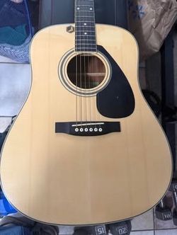 Yamaha FD02 - Natural Acoustic Guitar