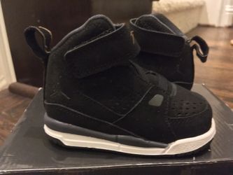 BABY JORDANS SIZE 4C