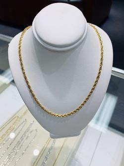 Gold rope chain