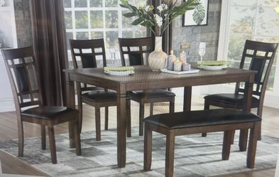 Dinette With Bench. 6piece.