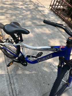 Specialized Hotrock 24 Mountain Bike