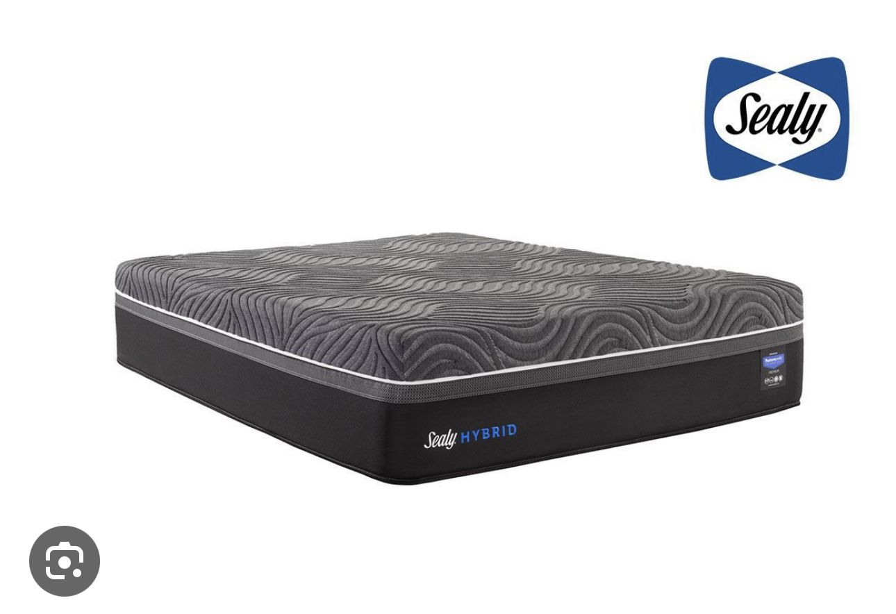 Sealy Hybrid King With Boxspring