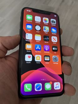 iPhone X 64GB UNLOCKED w/tempered glass and otter box!