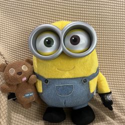 Authentic Universal Minion Bob Plush w/ Teddy Bear – Talking Toy
