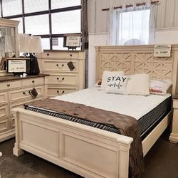 4-Piece King 🍀 Bolanburg Antique White Panel Bedroom Set,  Fast Delivery 